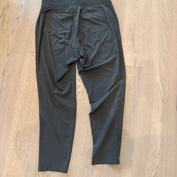 Athleta Brooklyn Ankle Pant olive 10 Featherweight Travel - Picture 4 of 7